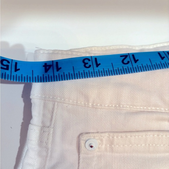 Joe's Jeans - Women’s Spotless Rolled Short Size 27 - Picture 7 of 9